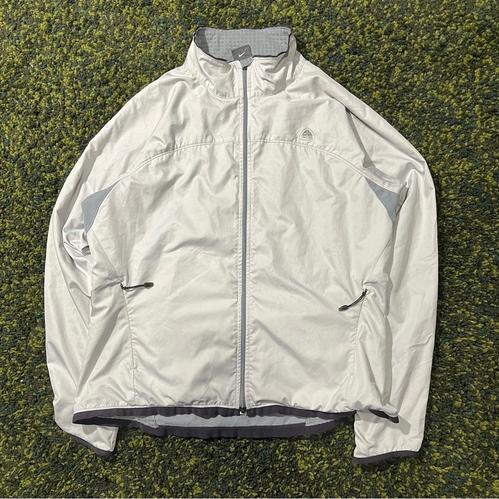 Nike ACG Vintage Windbreaker (women’s XL)